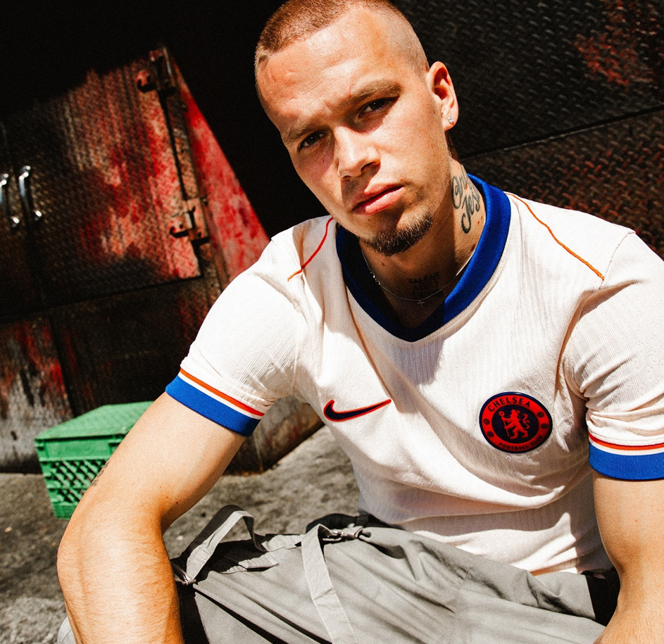 Chelsea ny sesong borte drakter